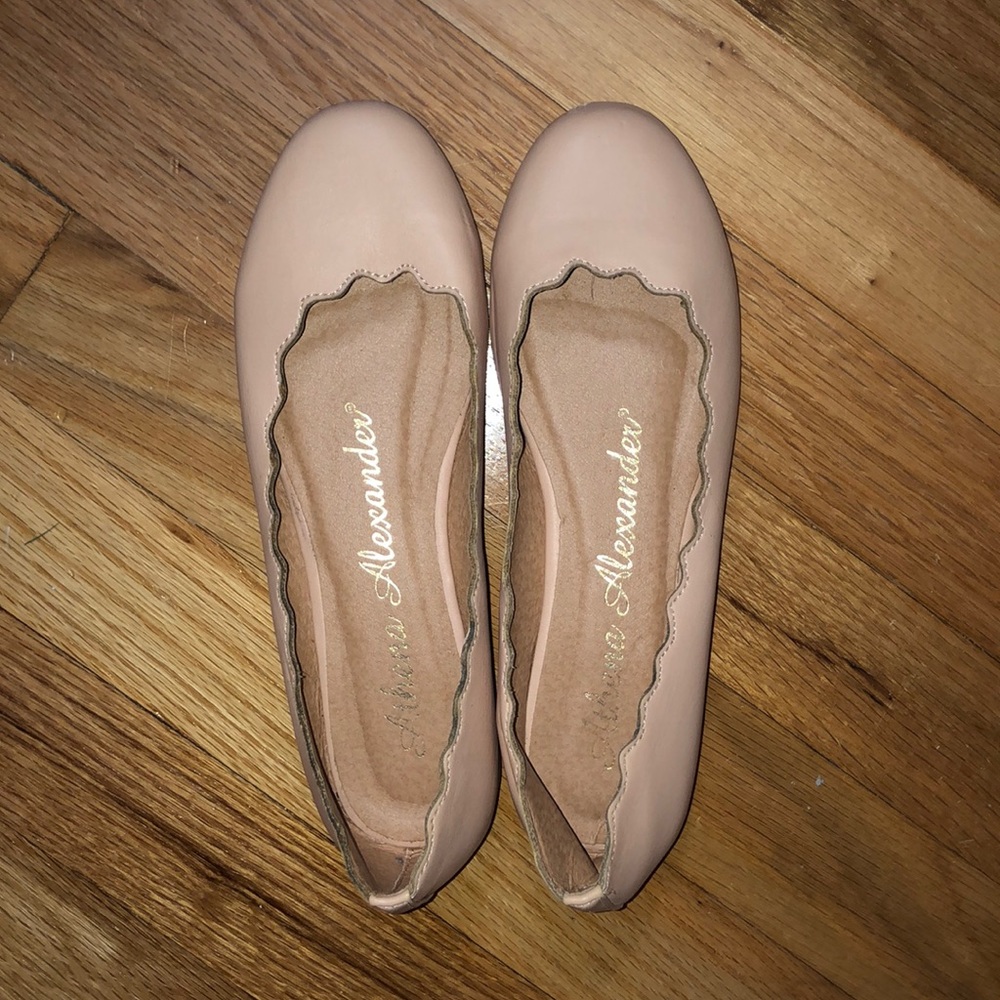 Tan Scallop Flats